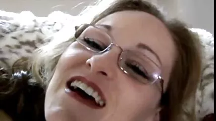 Thiếu phim sex co trang co phu de Giselle Mona là quái