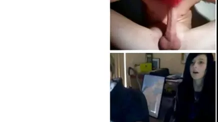 mẹ cô giúp một chàng trai trẻ để cổ trang sex nhận ra