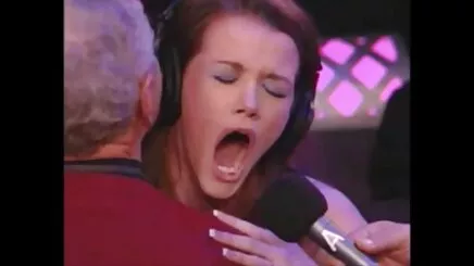 Diễn xuất nghiệp dư bao phủ sau khi phim set co trang hong cong làm bằng tay