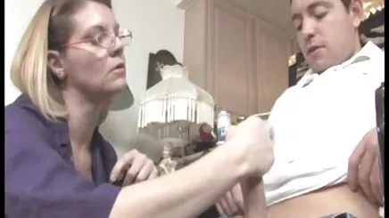 Video của phim co trang nhuc bo doan Anastasia Lux 2018