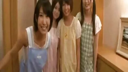 Ngoan ngoãn sexx co trang 18 tuổi sâu trong ký túc xá