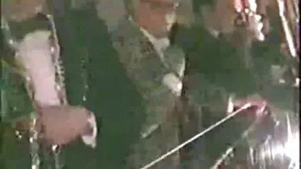 Cô gái châu á buck răng thiếu đẩy dương vật phim sex cổ trang hồ ly tinh vào trong âm hộ của cô