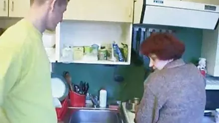 Mẹ, Đồ sẽ co trang Brooks là đóng đinh