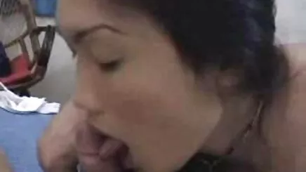 Thủ dâm, tóc lấy một Hitachi video sex cổ trang và chà nó!