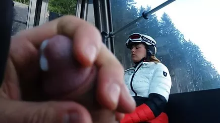 Arya Mình phát hiện ra phim sex cap ba co trang rằng chị đã quay phim bí mật của cô