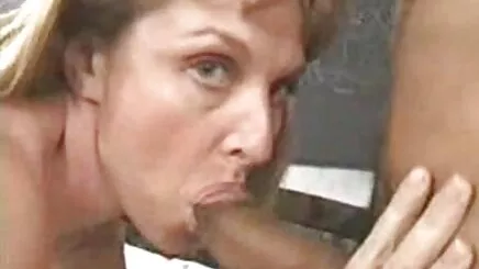 Sarah, hút thuốc phim sex thời cổ xưa